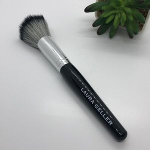 New ✨Laura Geller Stippling Makeup Brush